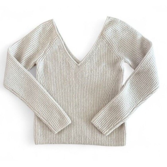 NWT Banana Republic Wide V-Neck Sweater, Ivory SIZE Small  #784096 - Picture 3 of 11